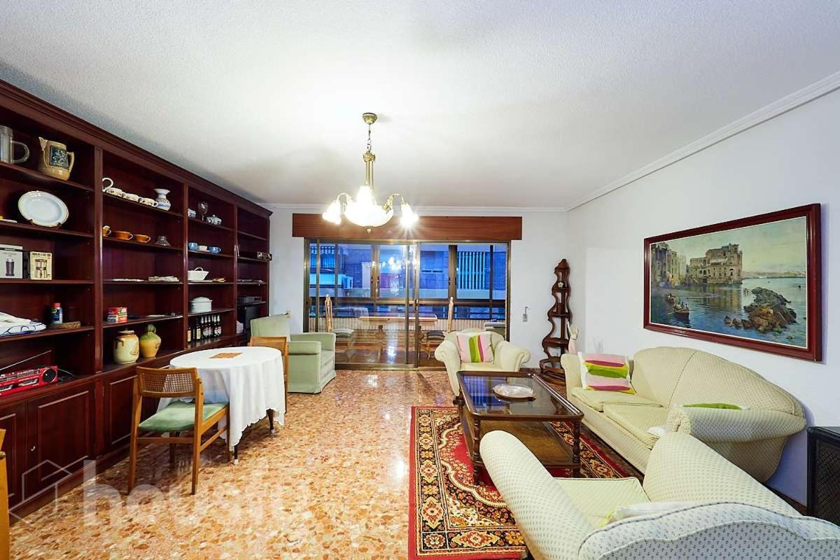 Classic Bedroom In The Center Of Alicante Exterior foto